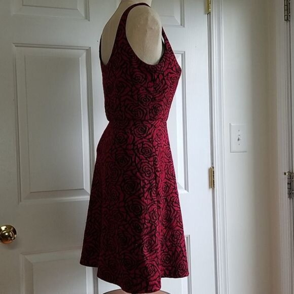 Dress Charming Charlie Sleeveless Tank Red Black Floral Women's WOMAN'S Small - Picture 3 of 10
